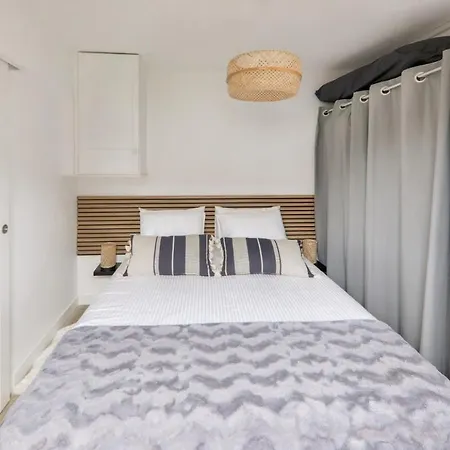 Jolie Maisonnette Avec Terrasse 펜션 *