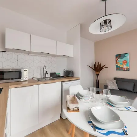 Hébergement de vacances Jolie Maisonnette Avec Terrasse *