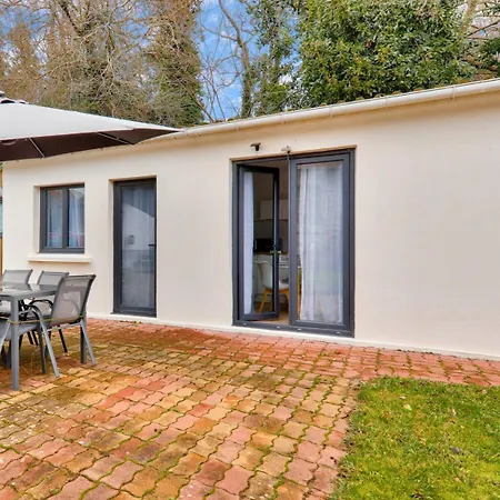 Holiday home Jolie Maisonnette Avec Terrasse